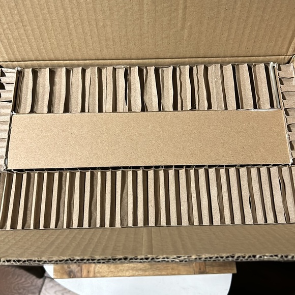 Pottery Barn Essex Handcrafted Laying 🐰 Bunny Sculpture BNIB - Picture 7 of 9